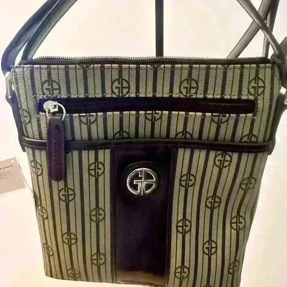 Giani Bernini Crossbody Handbag. NWT. Khaki Brown with Strips.  Adjustable Stap - Picture 4 of 15